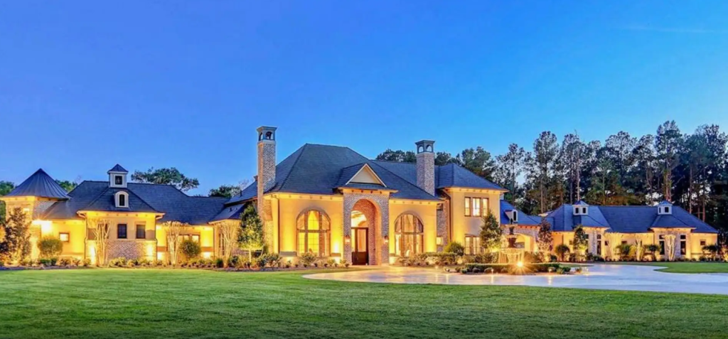 49 Acre Texas Estate With Epic River - Mad Mansions