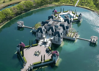 $19 Million Florida Home Surrounded By Water